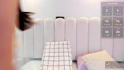 Mia online show from February 21, 2025, 12:28 pm