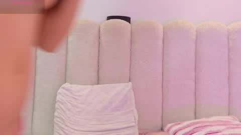 Mia online show from February 21, 2026, 12:28 pm