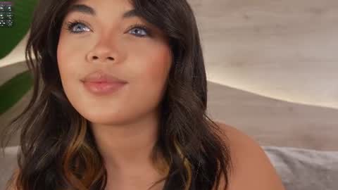 mia_rosalie online show from July 3, 2026, 7:42 pm