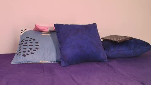 Snapshot of mia_roush09 chatting on December 17, 2025, 10:54 am Mia Roush online show from December 17, 2025, 10:54 am