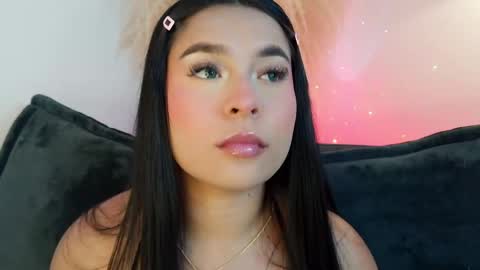 Snapshot of mia_roux1 chatting on April 23, 2026, 9:39 pm Mia online show from April 23, 2026, 9:39 pm