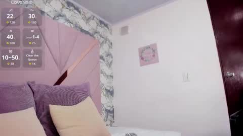 Snapshot of mia_rouxx1 chatting on April 29, 2026, 4:38 am Mia online show from April 29, 2026, 4:38 am