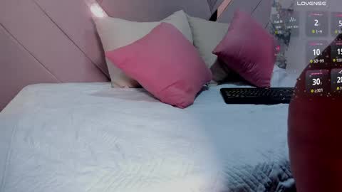 Snapshot of mia_rouxx1 chatting on May 28, 2026, 8:00 am Mia online show from May 28, 2026, 8:00 am