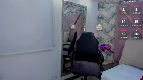 Snapshot of mia_rouxx1 chatting on May 29, 2026, 6:22 am Mia online show from May 29, 2026, 6:22 am