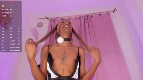 mia_royal online show from July 10, 2026, 12:26 am