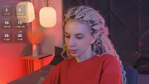 Mia online show from December 15, 2025, 7:23 am