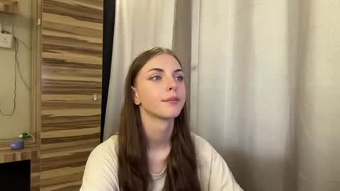 Mia online show from July 20, 2026, 10:39 am