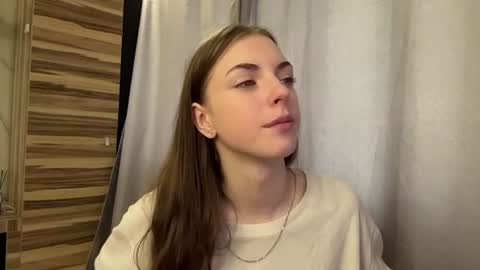 Mia online show from July 29, 2026, 7:06 am
