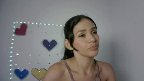 MIA suarez4 online show from April 21, 2026, 2:51 am