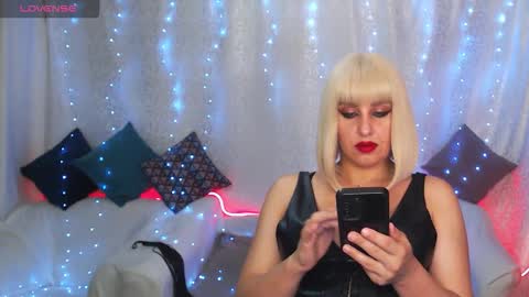 mia_sunn online show from September 11, 2025, 1:39 am