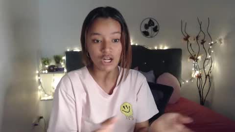 mia_sweetdc online show from December 5, 2024, 7:06 pm