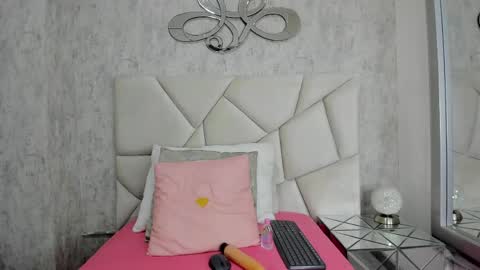 mia_tentacion__ online show from May 27, 2026, 10:07 pm