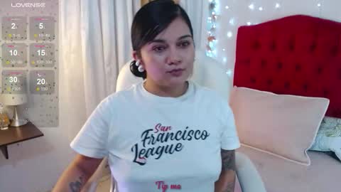 Mia  online show from September 10, 2025, 2:33 am