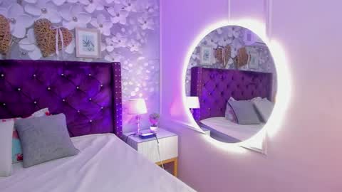 Snapshot of mia_vanegas chatting on July 31, 2026, 12:04 pm Mia online show from July 31, 2026, 12:04 pm