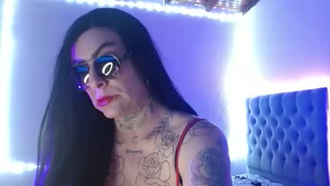 Snapshot of mia_vantt chatting on March 4, 2026, 9:10 pm MIA VANTT online show from March 4, 2026, 9:10 pm