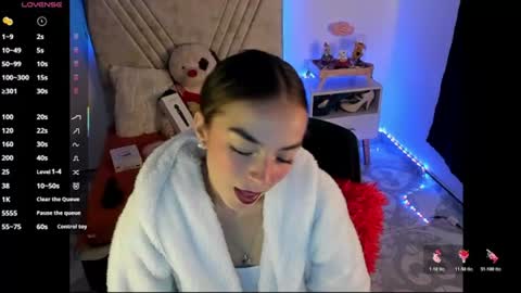 Mia Victoria online show from July 17, 2026, 5:29 pm