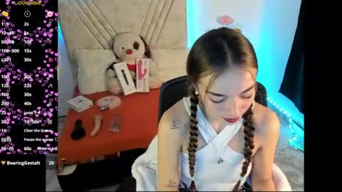 Mia Victoria online show from July 24, 2026, 2:31 am
