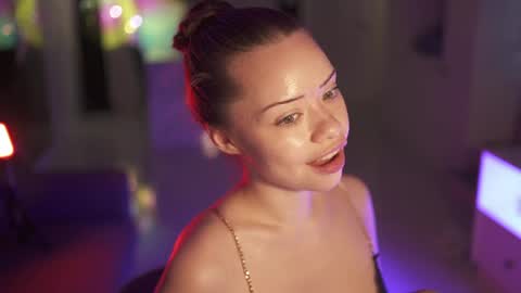 VixenMia online show from April 1, 2026, 4:02 am