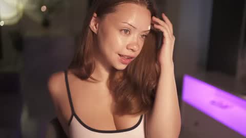 VixenMia online show from July 28, 2026, 3:57 am