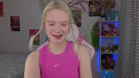 Mia online show from May 11, 2026, 3:12 am