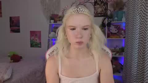 Mia online show from June 28, 2026, 3:12 am