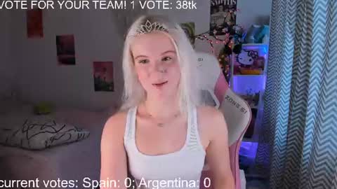 Mia online show from July 19, 2026, 3:32 am
