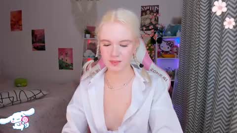 Mia online show from July 21, 2026, 3:31 am