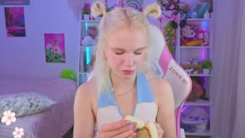 Mia online show from July 28, 2026, 3:24 am
