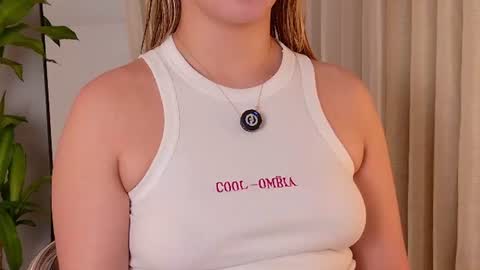 Mia White  online show from July 26, 2026, 1:40 pm