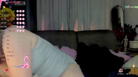 Snapshot of mia_wintermood chatting on November 10, 2025, 7:07 am MelaniaMia online show from November 10, 2025, 7:07 am