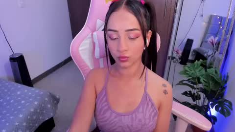 mia  nicolle online show from February 26, 2025, 2:59 am