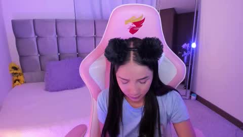 mia  nicolle online show from September 18, 2025, 11:18 pm