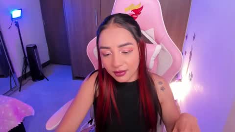 mia  nicolle online show from January 6, 2026, 1:42 am