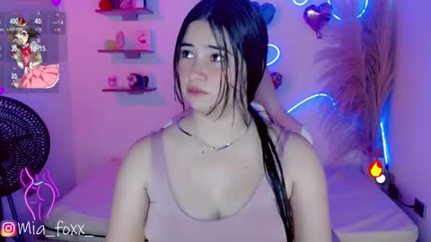 Mia online show from February 16, 2025, 9:05 pm