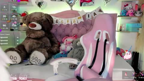 Mia online show from February 20, 2026, 10:43 pm