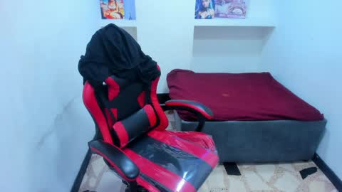 Snapshot of miaa_scott chatting on May 19, 2026, 6:36 pm online show from May 19, 2026, 6:36 pm