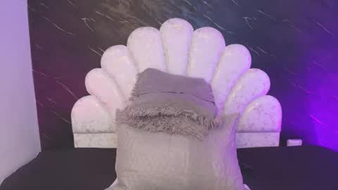 Mia online show from March 24, 2026, 12:10 pm