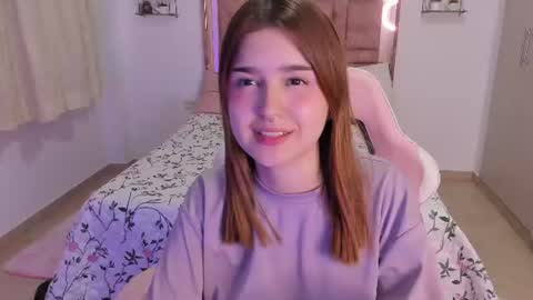 Snapshot of miaacute2 chatting on July 13, 2026, 5:43 am Mia online show from July 13, 2026, 5:43 am