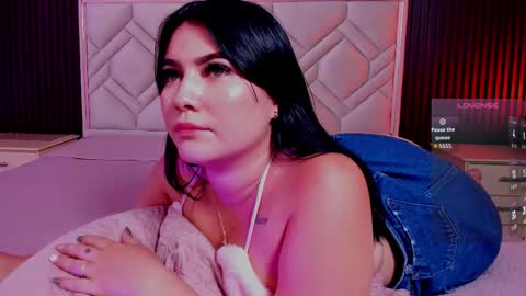 Miaa Farrel online show from October 21, 2025, 7:36 pm