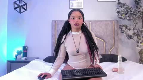Snapshot of miaakittyy chatting on May 10, 2026, 11:37 am miaakittyy online show from May 10, 2026, 11:37 am