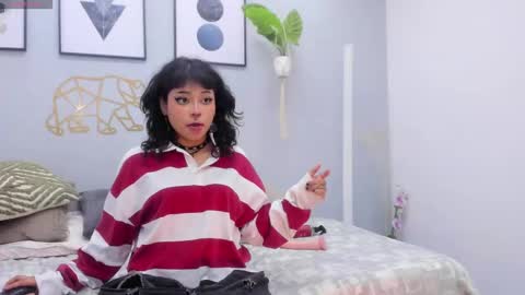 Mia online show from January 9, 2025, 7:18 pm