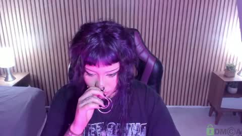 Mia online show from April 10, 2026, 2:00 pm