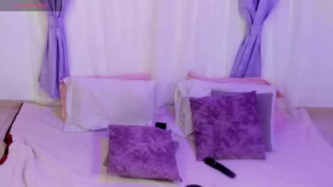 mia red hair molly short hair online show from June 11, 2026, 12:32 am