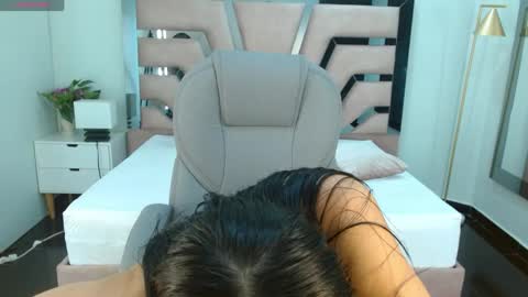 Mia Rodriguez online show from June 3, 2026, 9:42 pm
