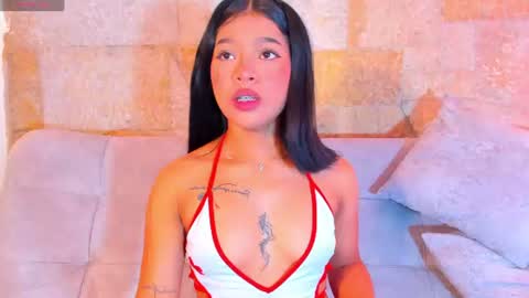 MiaaSummeer online show from July 19, 2026, 1:04 pm