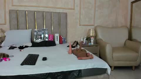 Miaasummer online show from July 28, 2026, 11:39 am