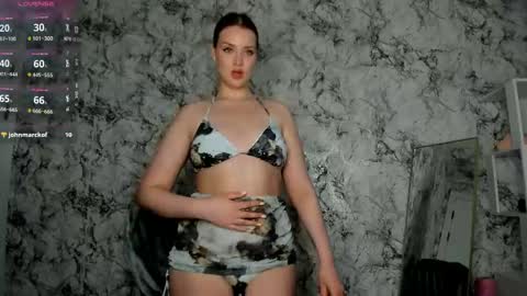 Mia online show from April 20, 2026, 9:56 am