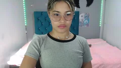 miacumgirl online show from June 11, 2026, 12:14 pm