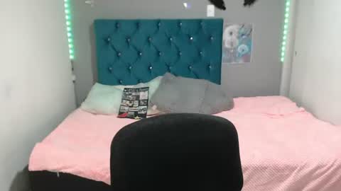 miacumgirl online show from June 16, 2026, 12:19 pm