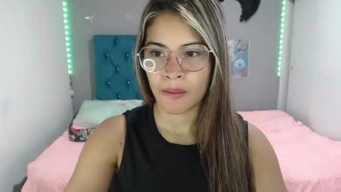 miacumgirl online show from June 22, 2026, 12:13 pm
